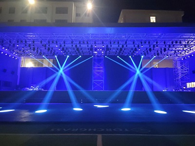 舞台灯光如何搭配效果最佳？