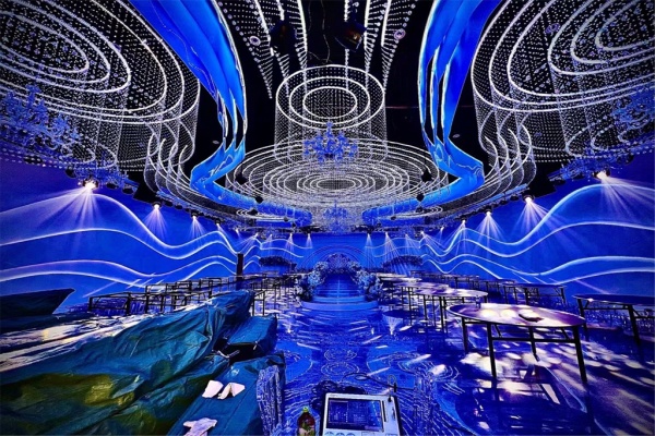 某某地方酒吧灯光案例