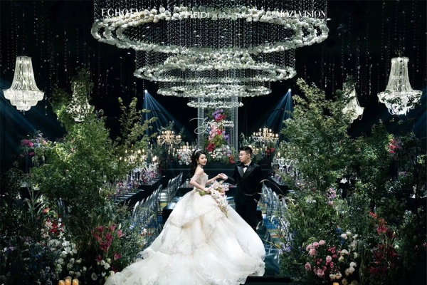 光彩鲜艳多色舞台灯光