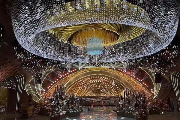  光彩鲜艳多色舞台灯光